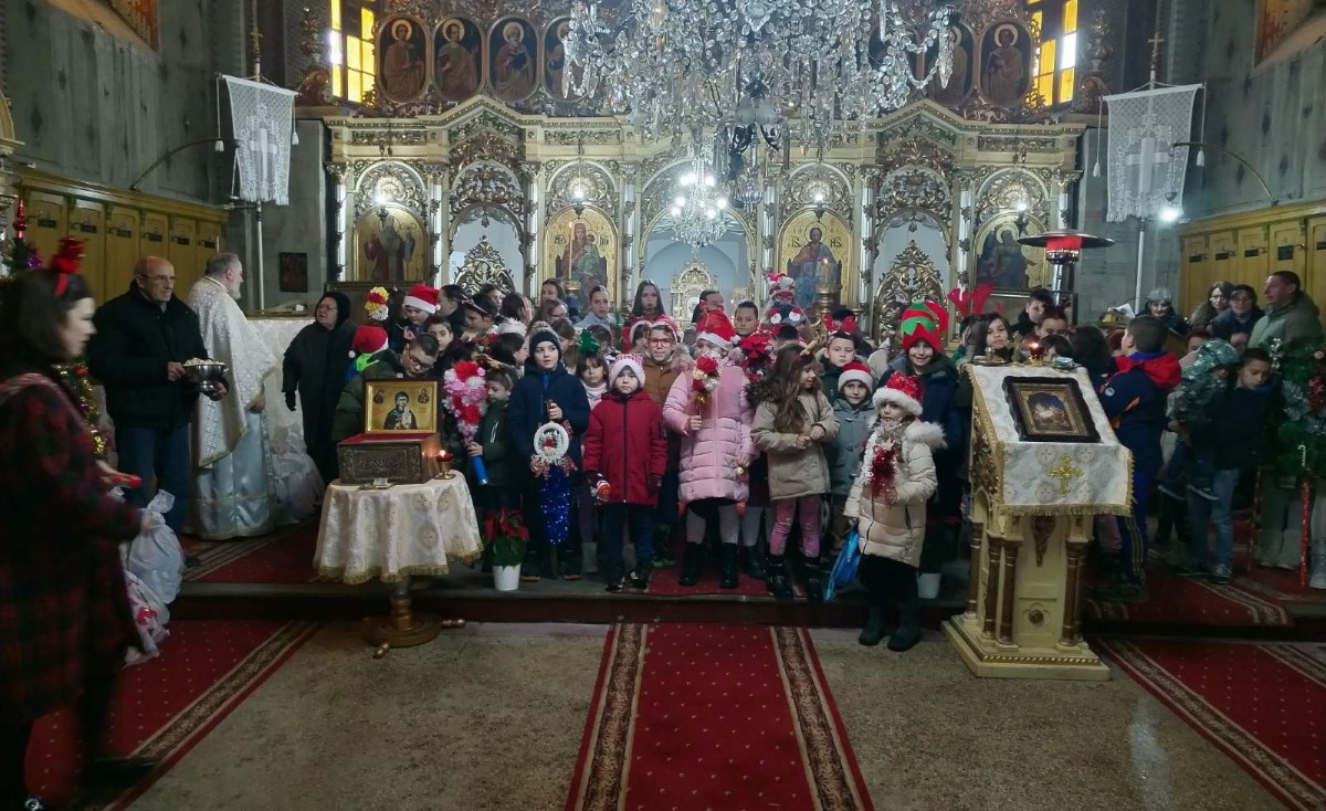 Свечана литургија у Цркви Светог пророка Илије у Ковину