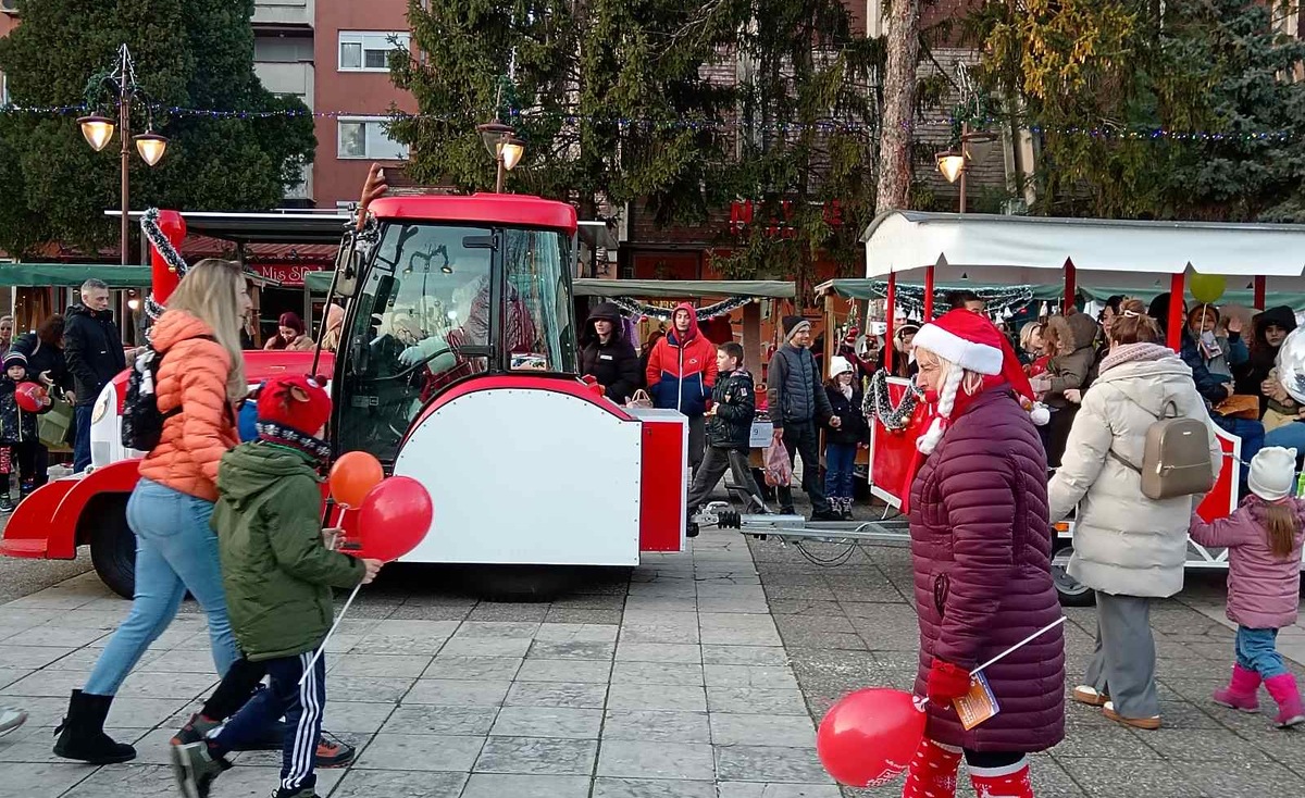Манифестација „Новогодишња чаролија“